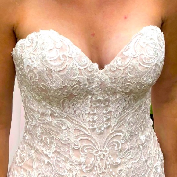 Martina Liana Wedding Dress - Picture 3 of 5